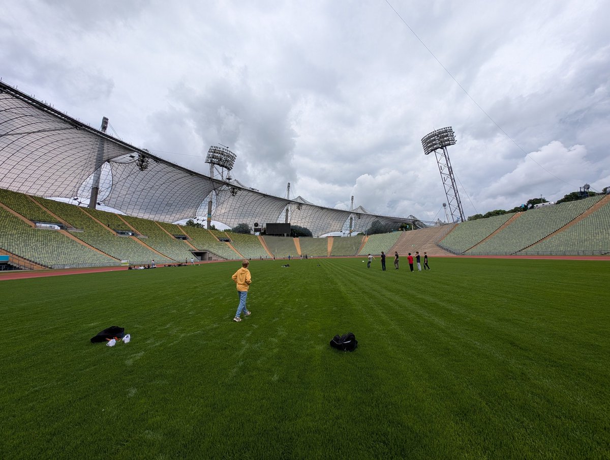 RLS German tweet media