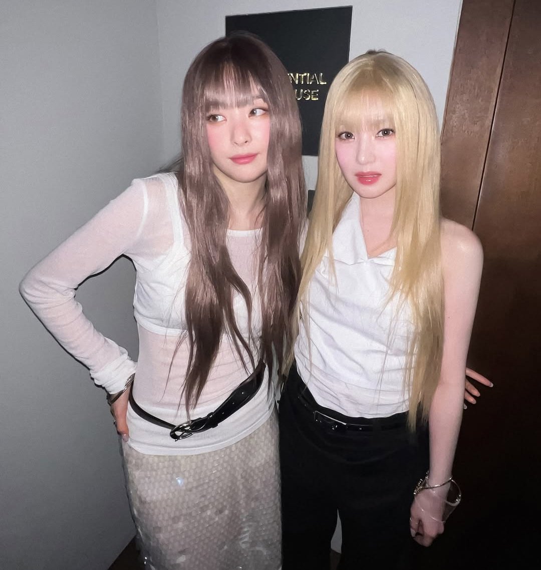 9TIMExD's tweet photo. FIRST MET                     16 YEARS LATER https://t.co/WuNYzpvneB