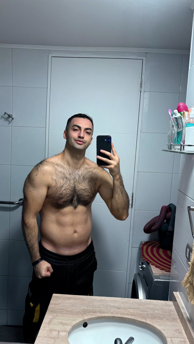 Alex tweet media