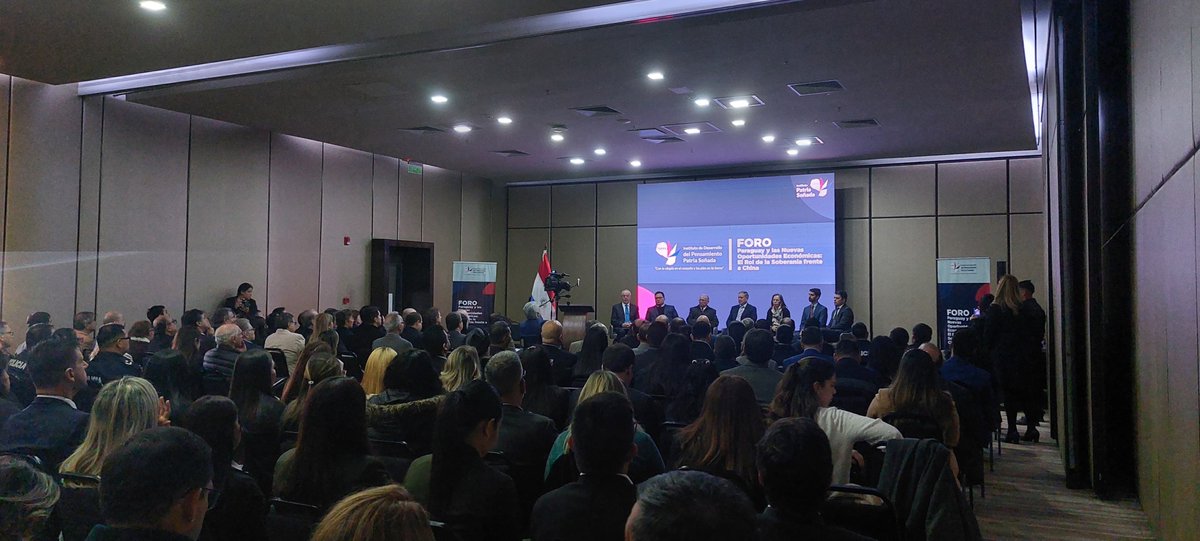 🔴Con palabras del Dr. José Altamirano, Director del #IDPPS, se dio inicio al Foro “Paraguay y las Nuevas Oportunidades Económicas: El Rol de la Soberanía frente a China”.

Desde Asunción, comienza un espacio clave para pensar el rumbo de la región.
 #Soberanía #ForoInternacional