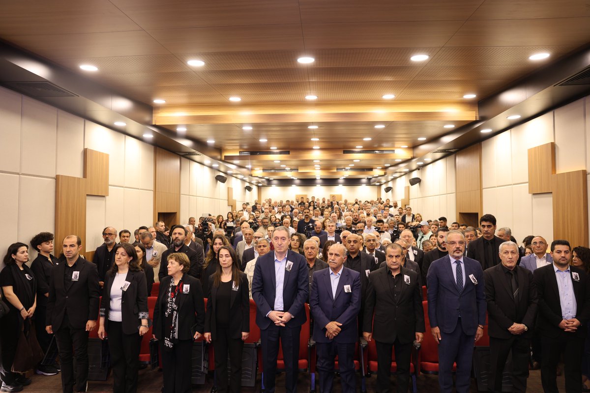 Hevserokê me yê Giştî Keskîn Bayindir, li Enqerê, bi Hevserokê Giştî yê Partiya DEM’ê Tuncer Bakırhan re tevlî şîna siyasetmedarê Kurd Hamît Geylanî bû. Em car din Birêz Geylanî bi rêzdarî û bi minet bî bîr tînin. Em ê her tim xwedî li bîranîn û têkoşîna wî ya ji bo jiyaneke