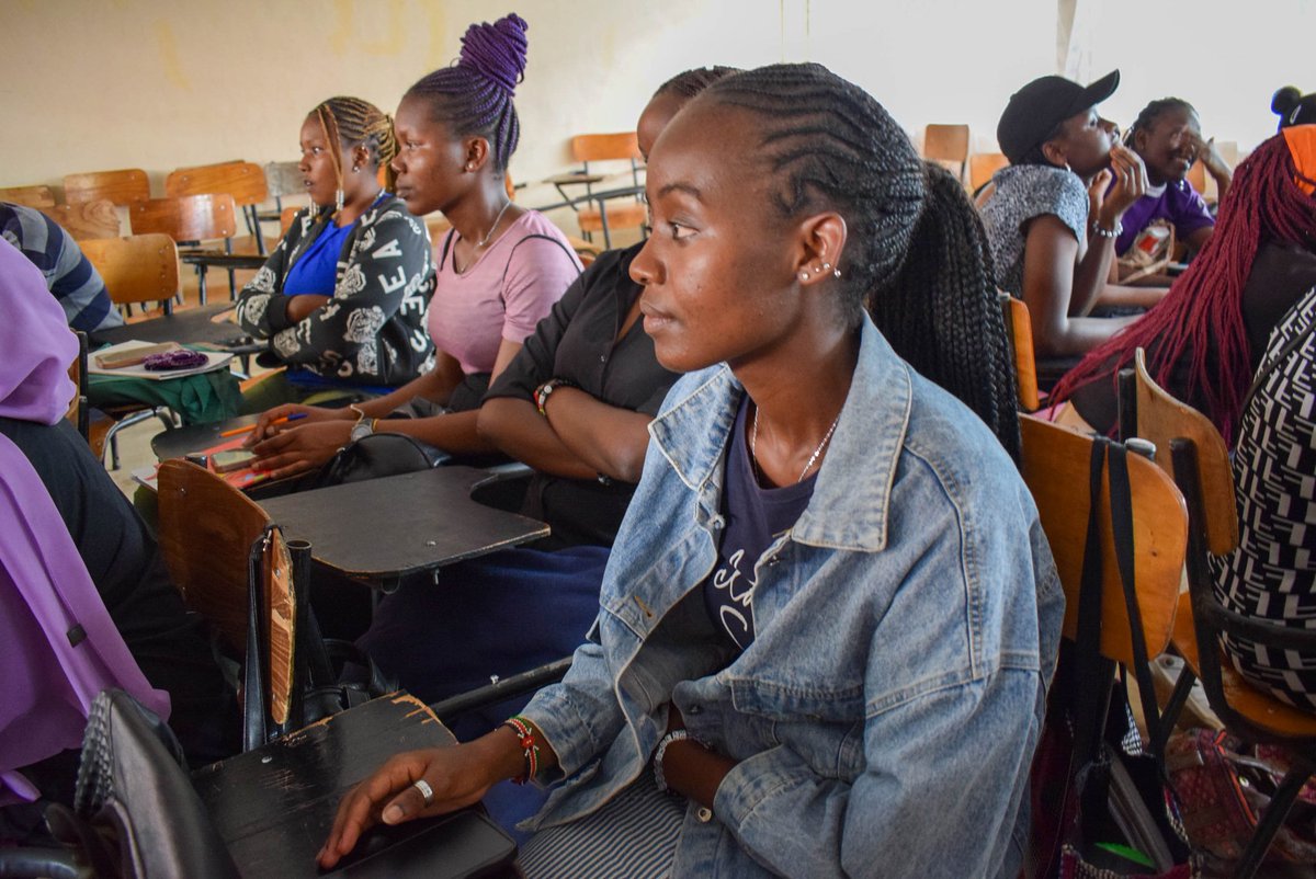 We continue our mentorship sessions with female youths with disabilities at the Vocational Training Center under #SESLA powered by #SLIDE project. These sessions address disability and mental health well-being as the youths open up and share their experience in the community