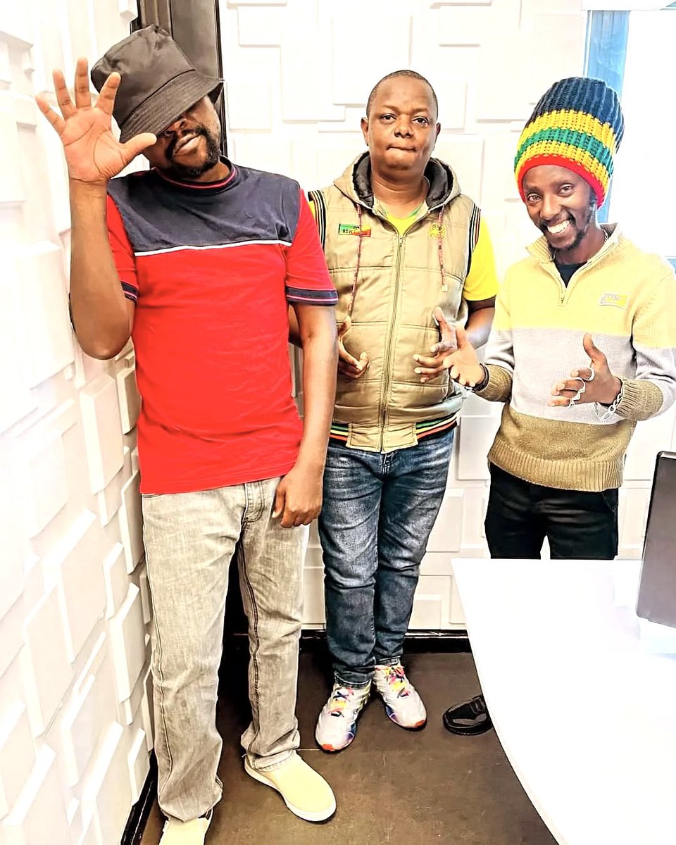 Radio Jambo (@radiojambokenya) on Twitter photo Imetinguka ndani ya Temple ya Warasta, #MbusiiNaLionTekeTeke naye, @mbusiidehhsc , <a href="/deh_lion/">Débora Silva</a> na @dj_dickie_pacheko . Unaskiza experience ukiwa wapi?
#ZilizovumaThursday #MbusiiNaLionTekeTeke #KituoChaWakenya Imetinguka ndani ya Temple ya Warasta, #MbusiiNaLionTekeTeke naye, @mbusiidehhsc , <a href="/deh_lion/">Débora Silva</a> na @dj_dickie_pacheko . Unaskiza experience ukiwa wapi?
#ZilizovumaThursday #MbusiiNaLionTekeTeke #KituoChaWakenya