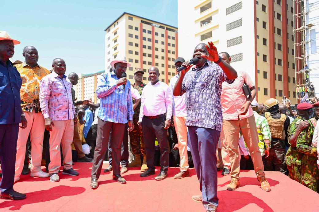 OronJoshua's tweet photo. I had the honour of hosting President @WilliamsRuto and Rt.Hon @RailaOdinga in Kisumu Central for a significant development tour, which included the groundbreaking for Makasembo East Phase III and the opening of Phase I. https://t.co/tAQCge8VtA