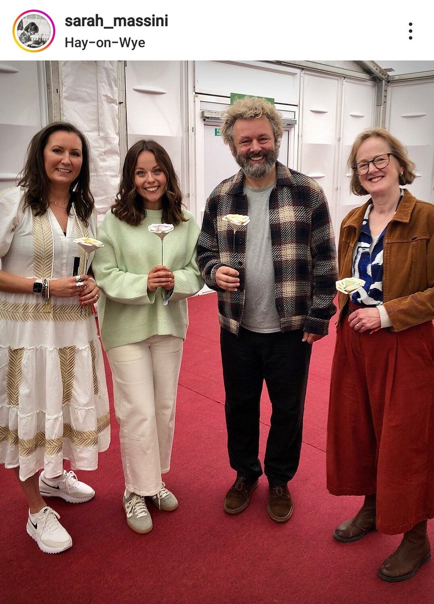 Mandy6766's tweet photo. Just a Sheen of Paper Rose's 💐
Courtesy of Sarah Massini on IG
💖#MichaelSheen #SarahMassini #JessWebb #AHomeForSparkTheDragon 💖 https://t.co/eoZnJIFV4Z