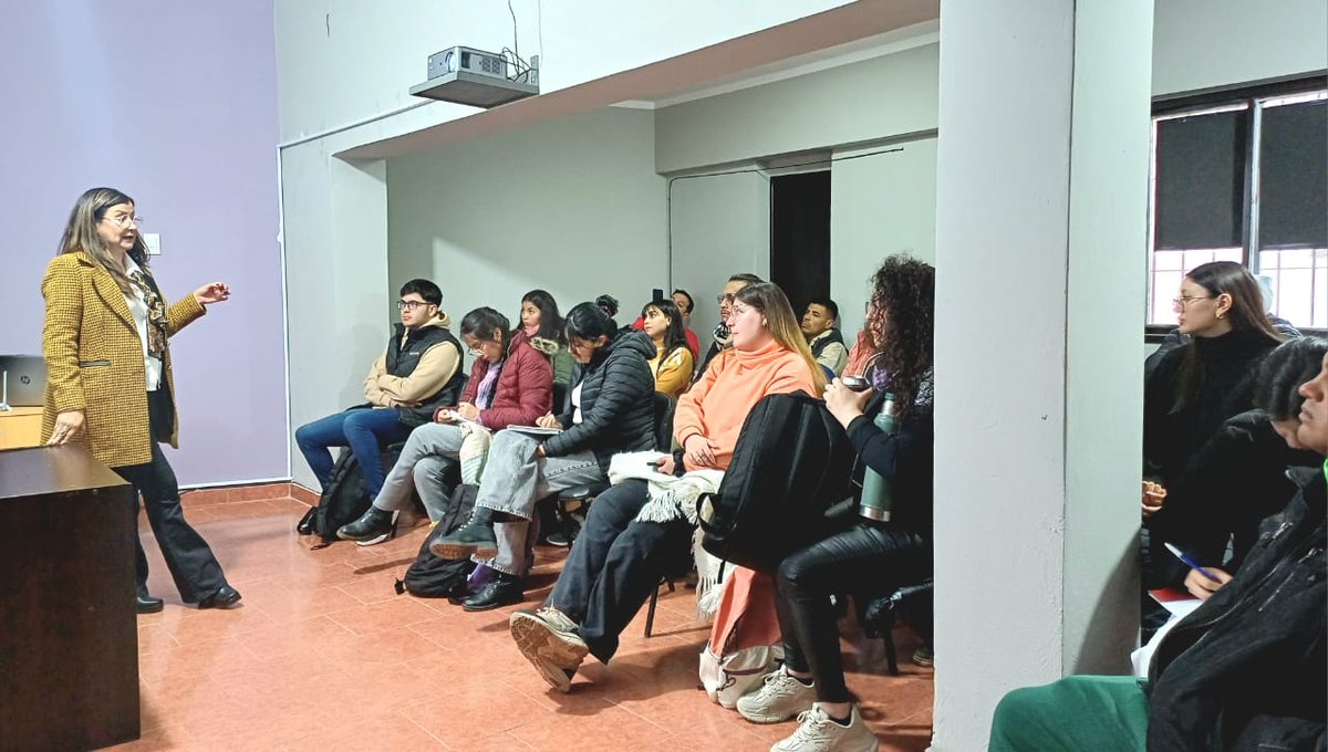 ⛏️ Avanzamos con las capacitaciones en el marco del "Programa de Formación: Minería Sostenible y Comunidad".

👏🏼Estuvimos en Vinchina capacitando en "BPM en procesos agroindustriales y seguridad e higiene de los alimentos".