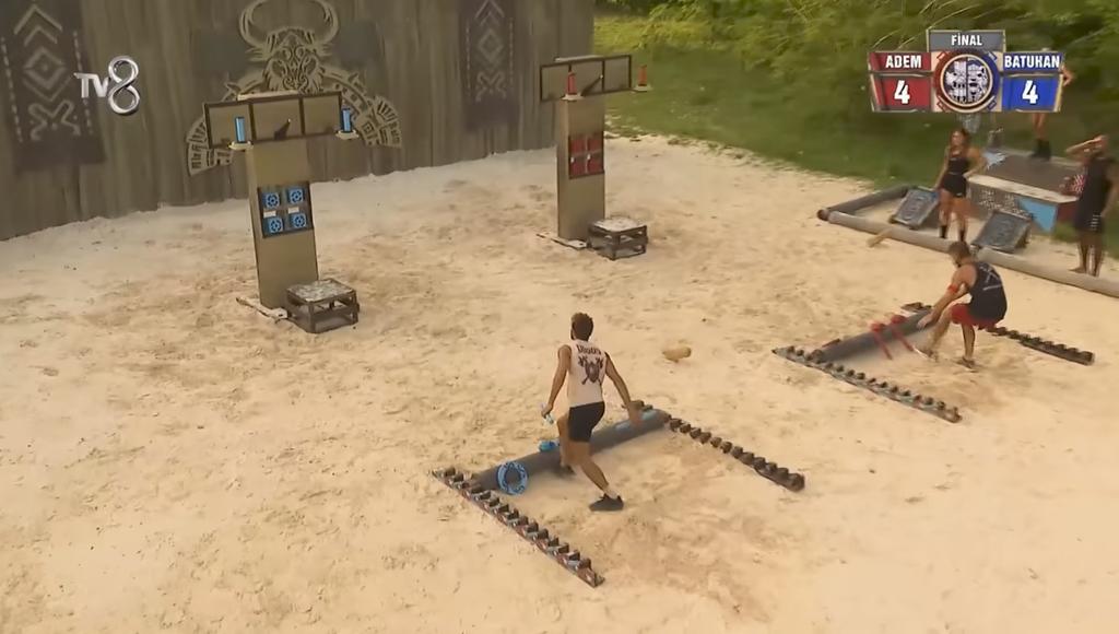 Πολύ δυνατό το πρώτο ατομικό αγώνισμα. Ο στόχος εκπληκτικός, σε απαιτητική απόσταση και σε τρία επίπεδα όπως ορίζει το τωρινό στάδιο του παιχνιδιού. Εξαντλητικό, διότι οι φιναλίστς έκαναν 20 ράν ο καθένας, ενώ το σύστημα ματσαρισμάτων κάπως χωλαίνει.

#survivor2025