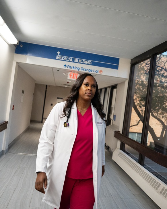 MSU (@michiganstateu) on Twitter photo 2018 <a href="/MSUMD/">MSU College of Human Medicine</a> grad Dr. Bryanne Standifer-Barrett is giving back to Detroit as a physician at <a href="/HenryFordHealth/">Henry Ford Health</a> and a clinical professor at MSU—providing care rooted in empathy, trust and connection.
Spartans, she says, are superheroes in disguise. “Like Clark Kent, we don’t 2018 <a href="/MSUMD/">MSU College of Human Medicine</a> grad Dr. Bryanne Standifer-Barrett is giving back to Detroit as a physician at <a href="/HenryFordHealth/">Henry Ford Health</a> and a clinical professor at MSU—providing care rooted in empathy, trust and connection.
Spartans, she says, are superheroes in disguise. “Like Clark Kent, we don’t