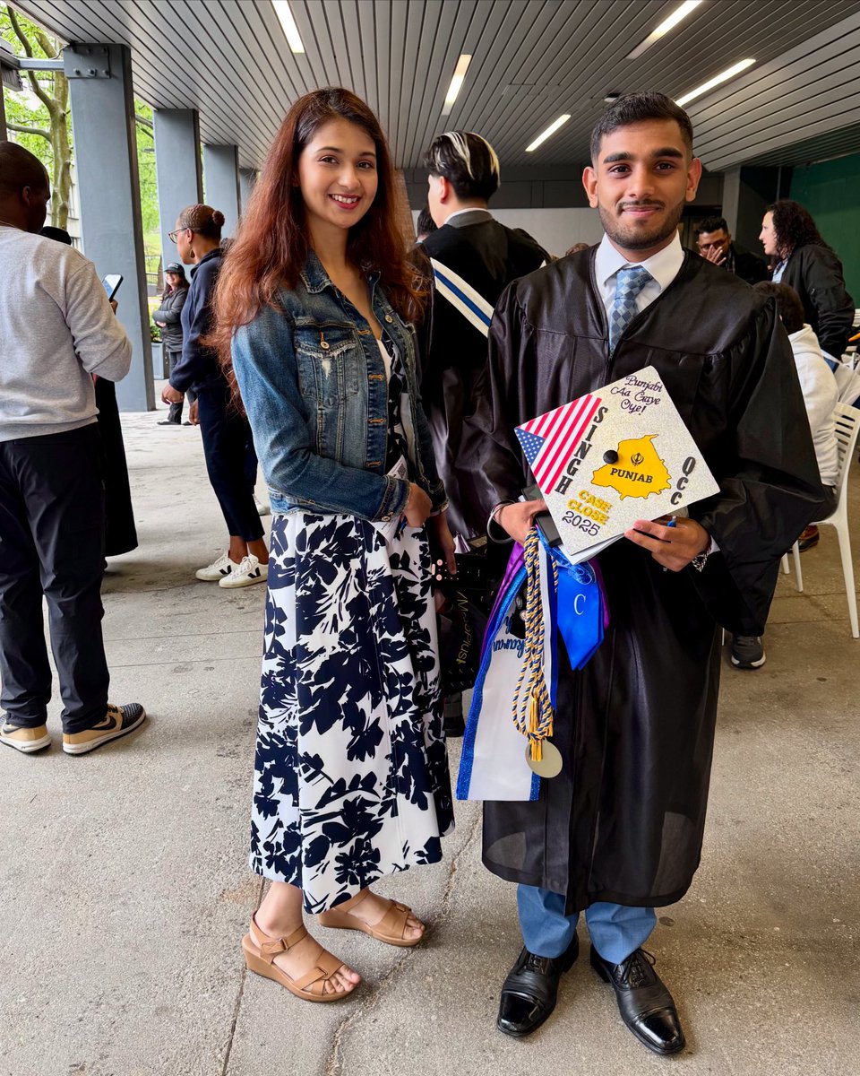 Today’s the day, Tigers! Check-in is in full swing and our grads are getting ready to get the celebration started! #QCCGrad2025

Watch the livestream beginning at 10am. qcc.cuny.edu/commencement/
