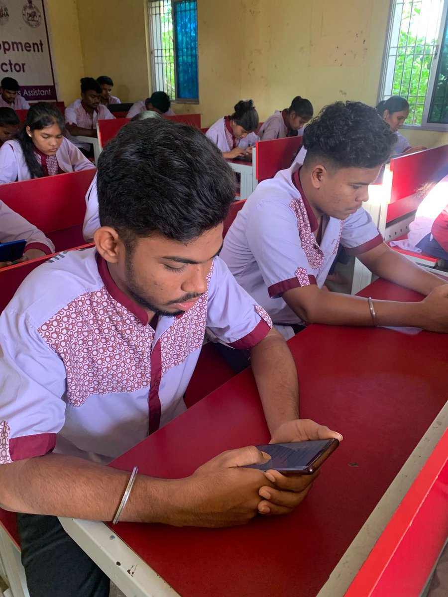 Niyatee_Org's tweet image. Assessment helped students to evaluate their grasp of key financial concepts&amp;amp;workplace readiness.Most participants demonstrated a strong understanding of topics such as savings,loans&amp;amp;digital transactions.Additionally,improvements in communication.
#districtemploymentofficer #OSDA