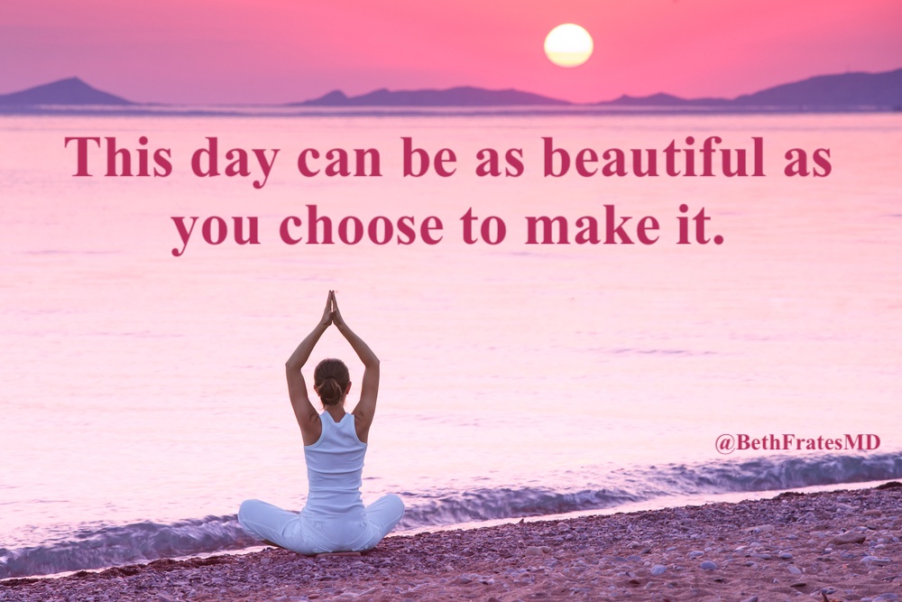 Happy Thursday! What makes you smile+feel happy? Do more of that today. Try to help someone in need. Take time to breathe deeply+think about the people, places+projects for which you're grateful. Start there. Good morning! 🙏🌺☀️#thursdayvibes #thursdaymorning #ThursdayThoughts