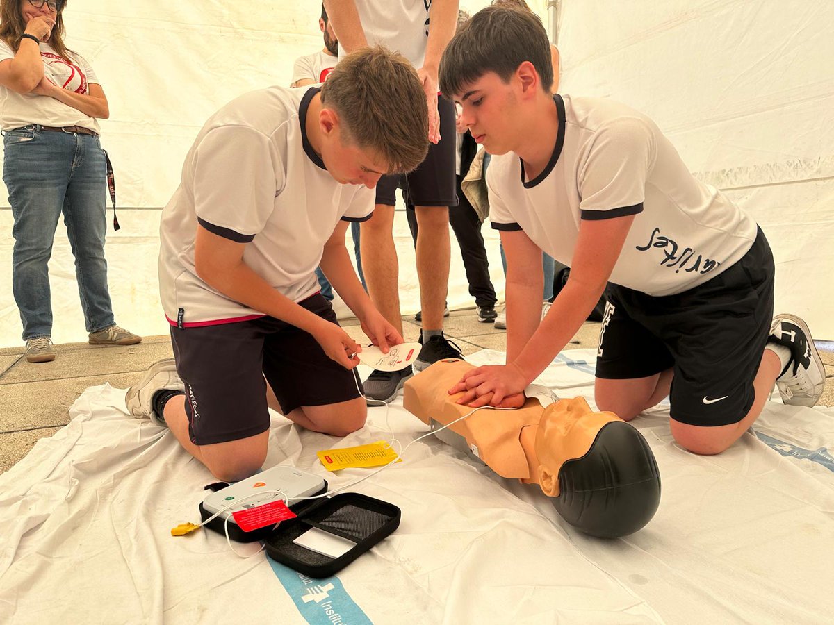 👥 Un total de 821 alumnes de Lleida han participat aquest curs escolar en el projecte “Joves Salvant Vides” impulsat per professionals d’infermeria de Salut i Escola <a href="/primariaicscat/">Atenció Primària i a la Comunitat de l'ICS</a> Lleida i professionals de l’ <a href="/harnaulleida/">Hospital Universitari Arnau de Vilanova</a>, <a href="/salutcat/">Salut</a>  i <a href="/paerialleida/">Ajuntament de Lleida</a>.