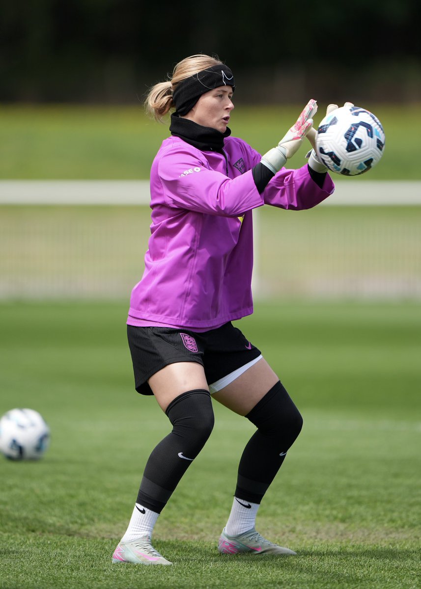 jjgiddens's tweet image. England Women during a training session at St George&apos;s Park ahead of their UEFA Women’s Nations League against Portugal