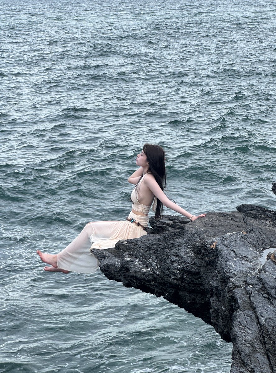 เกาะสีชังวันนี้ 6 โมงเช้า !!!!!
( ตื่นมาขึ้นหน้าตั้งแต่ ตี4 จะบ้า5555 )