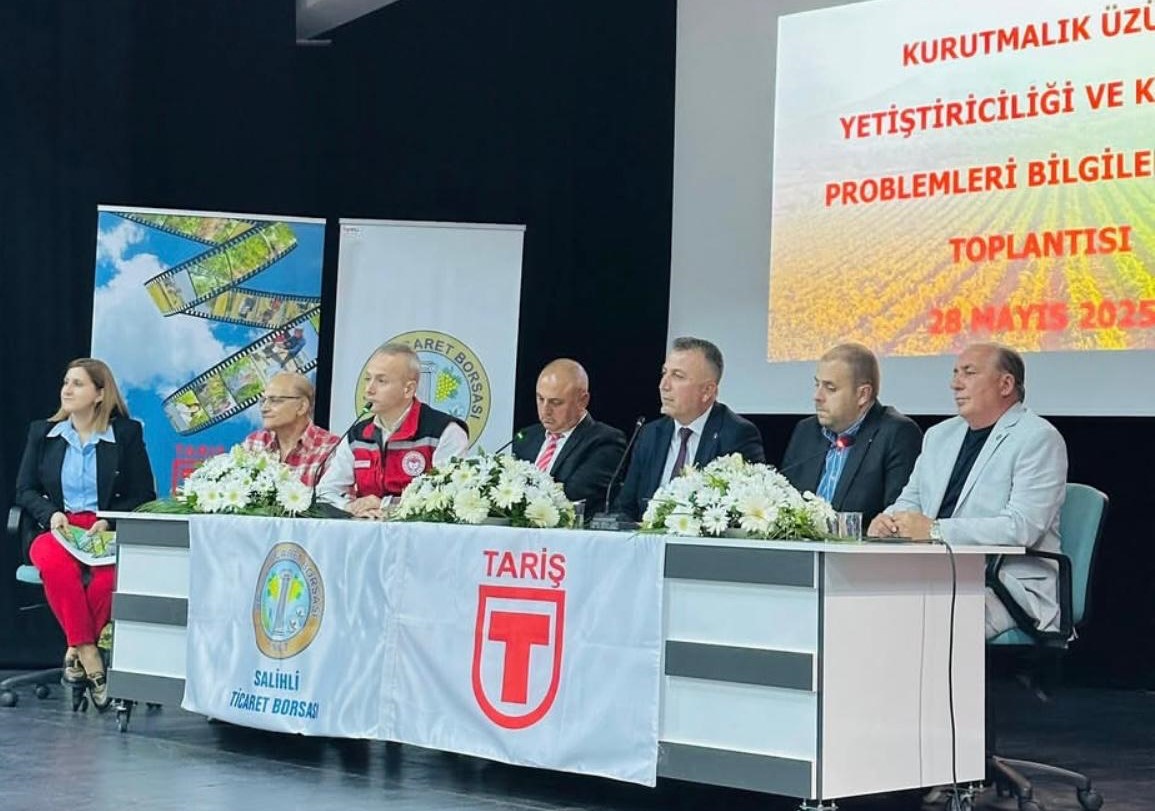 SALİHLİ’DE ÜZÜM ÜRETİCİLERİNE YÖNELİK BİLGİLENDİRME TOPLANTISI DÜZENLENDİ

facebook.com/share/p/1FYAKv…