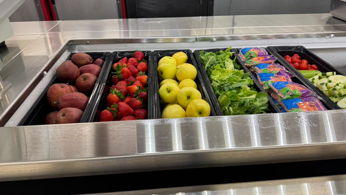 Lots of yummy options on the PPMS Fruit &amp; Veggie Bar!  Don't forget to eat your Fruits &amp; Veggies 😀 <a href="/PlumPointMSCCPS/">Plum Point Middle School</a>  <a href="/calvertnet/">Calvertnet</a>