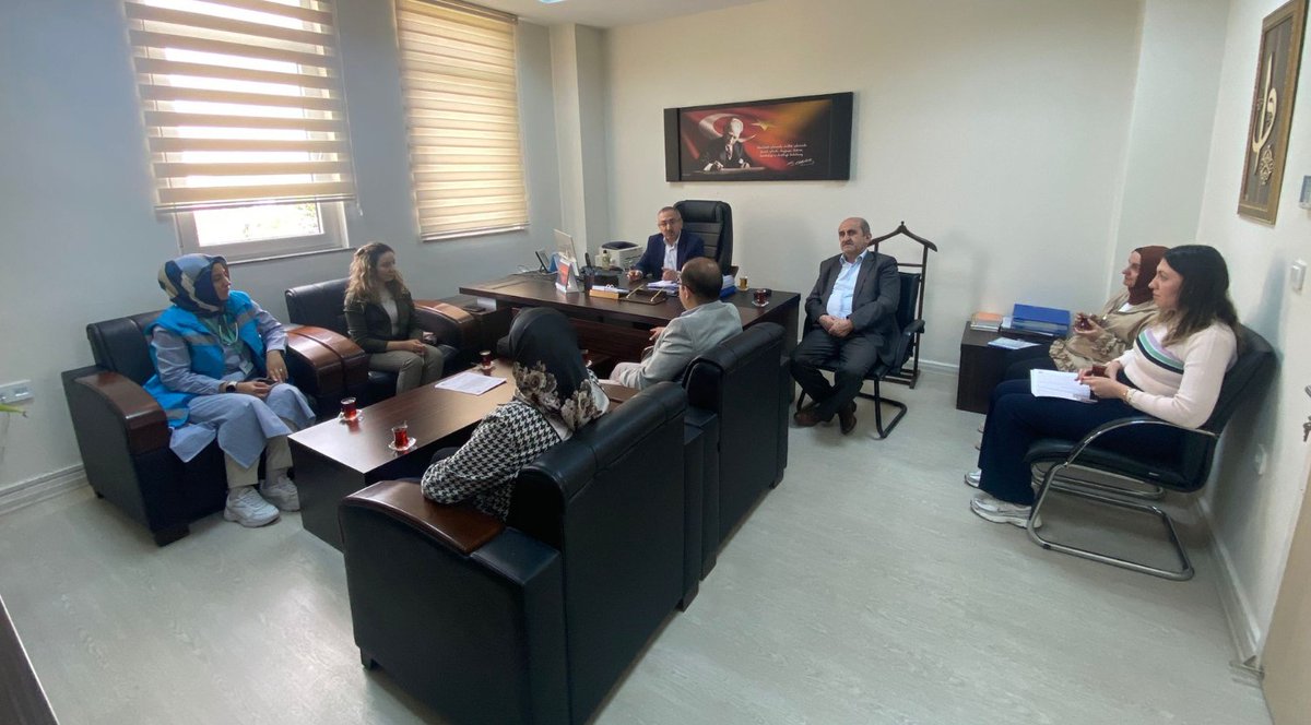 Yozgat İl Sağlık Müdürlüğü (@yozgatilsaglik) on Twitter photo Evde Sağlık Hizmetleri Mayıs Ayı Yürütme Komisyonu Toplantısı; Müdürlüğümüz Kamu Hastaneleri Hizmetleri Başkanı Uzm. Dr. Cahit Bekir KAYHAN başkanlığında yapıldı.
<a href="/YozgatValiligi/">T.C. Yozgat Valiliği</a>
<a href="/sbkhgm/">Kamu Hastaneleri Genel Müdürlüğü</a>
<a href="/sbsggm/">Sağlığın Geliştirilmesi</a>
<a href="/saglikbakanligi/">T.C. Sağlık Bakanlığı</a> Evde Sağlık Hizmetleri Mayıs Ayı Yürütme Komisyonu Toplantısı; Müdürlüğümüz Kamu Hastaneleri Hizmetleri Başkanı Uzm. Dr. Cahit Bekir KAYHAN başkanlığında yapıldı.
<a href="/YozgatValiligi/">T.C. Yozgat Valiliği</a>
<a href="/sbkhgm/">Kamu Hastaneleri Genel Müdürlüğü</a>
<a href="/sbsggm/">Sağlığın Geliştirilmesi</a>
<a href="/saglikbakanligi/">T.C. Sağlık Bakanlığı</a>