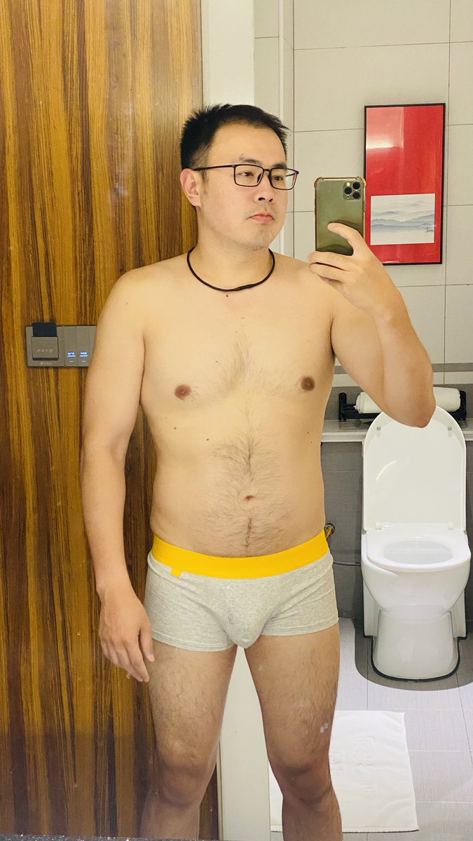 奶奶雖然很小顆
但也是很渴望能被抓著揉阿