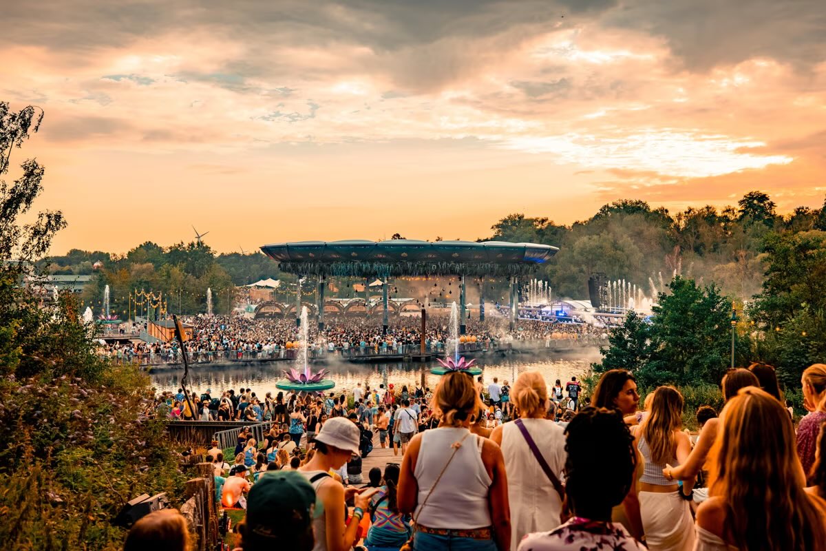 dancingastro's tweet image. 5️⃣0️⃣ days away

(📸 via @tomorrowland)