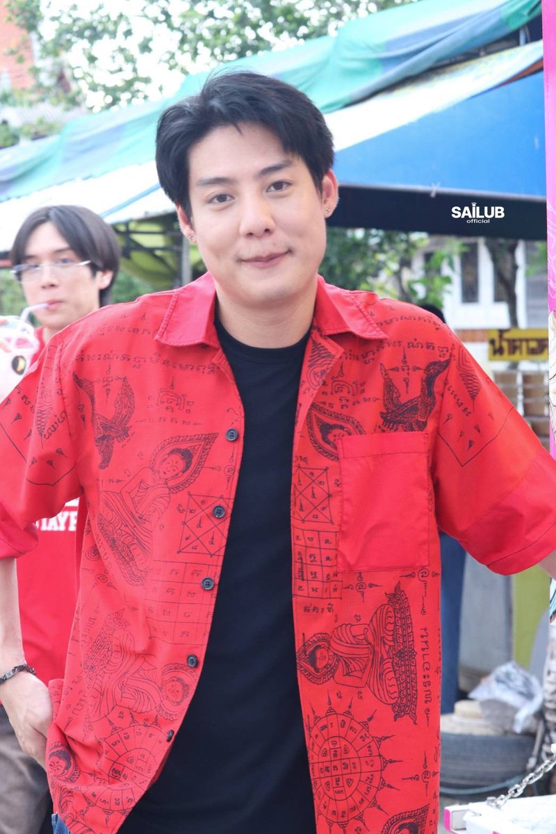 SailubOfficial's tweet photo. photobomb 💥

#สิงสาลาตายไหว้ท้าวเวสสุวรรณ

@spy_hemmawich
#SpySailub #คุณเพื่อนบ้าน 
#PonThanapon #SailubPon #WinWind https://t.co/6b3yfjIiR2