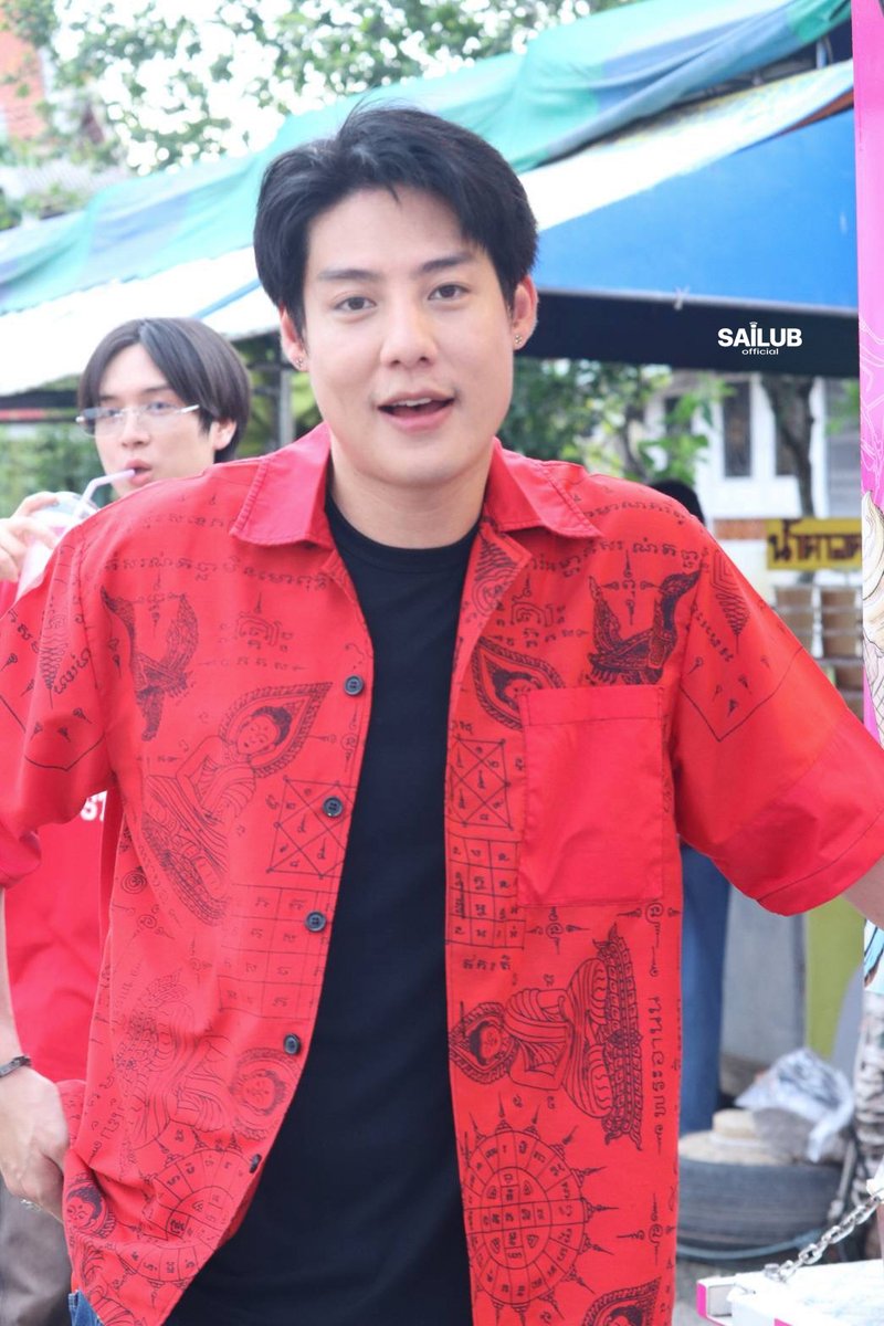 SailubOfficial's tweet photo. photobomb 💥

#สิงสาลาตายไหว้ท้าวเวสสุวรรณ

@spy_hemmawich
#SpySailub #คุณเพื่อนบ้าน 
#PonThanapon #SailubPon #WinWind https://t.co/6b3yfjIiR2