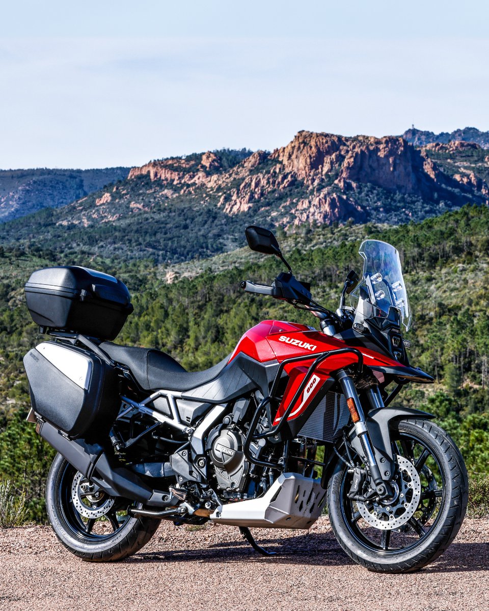 Long rides await - chase the horizon, V-Strom 800RE.  
 
#VStrom #AdventureBike