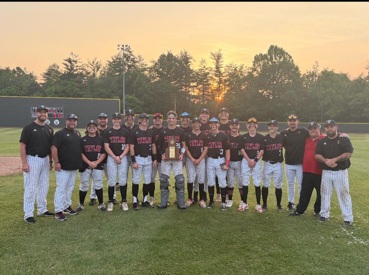 𝐑𝐄𝐆𝐈𝐎𝐍 𝐂𝐇𝐀𝐌𝐏𝐈𝐎𝐍𝐒! Congratulations to TCHS Baseball! They defeated Green County 19-5 to claim the title of your 2025 5th Region Champions! 👏🏻❤⚾

Expect greatness from Taylor County Athletics!

#tcpride #gocards #tchsbaseball #expectgreatness