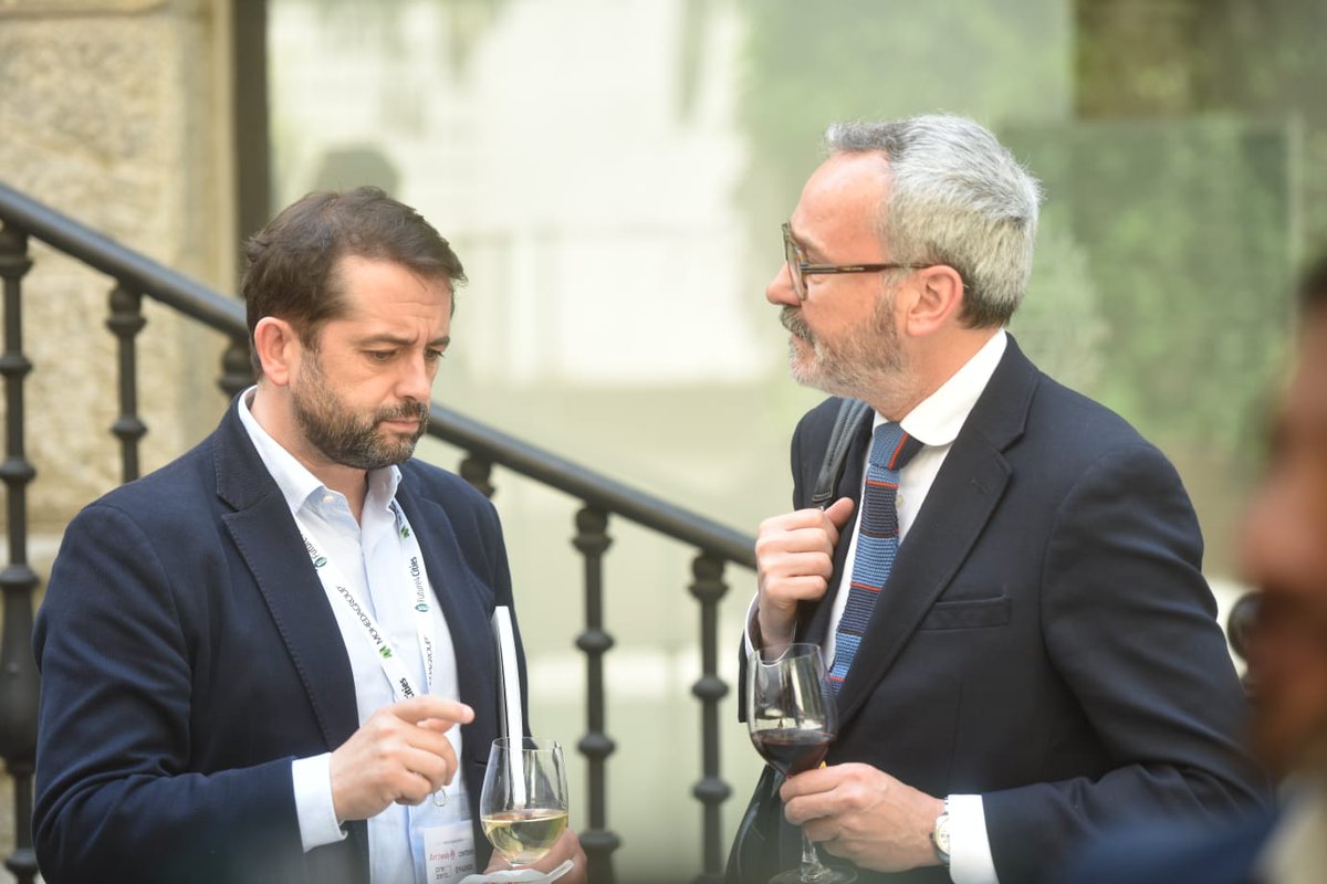 <a href="/fempcomunica/">FEMP</a> <a href="/MADRID/">Ayuntamiento Madrid</a> <a href="/ValorizaSM/">Valoriza</a> <a href="/bcn_ajuntament/">Ajuntament de Barcelona</a> <a href="/TGNAjuntament/">Ajuntament de Tarragona</a> <a href="/PreZero_ES/">PreZero España</a> <a href="/yfulgueiras/">Yolanda Fulgueiras</a> <a href="/Anthesis_ESP/">Anthesis ESP</a> <a href="/CONTENURes/">CONTENURes</a> <a href="/AytoAlcorcon/">Ayuntamiento de Alcorcón</a> <a href="/EspacioAnepma/">EspacioAnepma</a> <a href="/pedro_calaza/">Pedro Calaza</a> <a href="/AEPJP/">Asociación Española de Parques y Jardines Públicos</a> <a href="/Ayto_Sevilla/">Ayuntamiento de Sevilla</a> <a href="/greenmowers_es/">Green Mowers Espańa</a> <a href="/gijon/">Gijón/Xixón</a> 🥂 Termina #Future4Cities 2025 con un cóctel de despedida, pensado para seguir compartiendo ideas, impresiones y fomentar el #networking en un ambiente distendido. ¡Gracias a todos por acompañarnos!