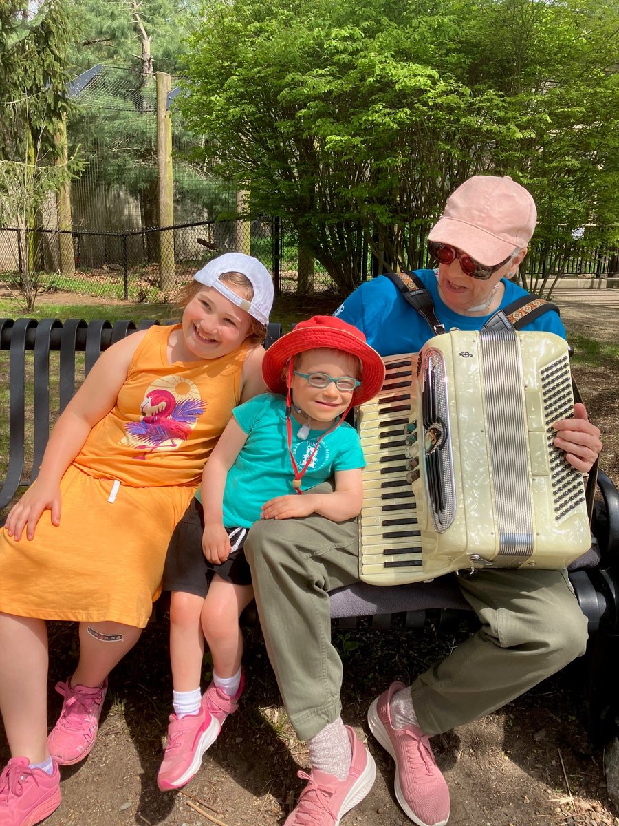 HopeHealthCo's tweet image. What an unforgettable spring day at Buttonwood Zoo! 🌸 23 PediPal families connected through rides, animal encounters, and smiles galore! 🐾💙 #PediPal #SpringEvent