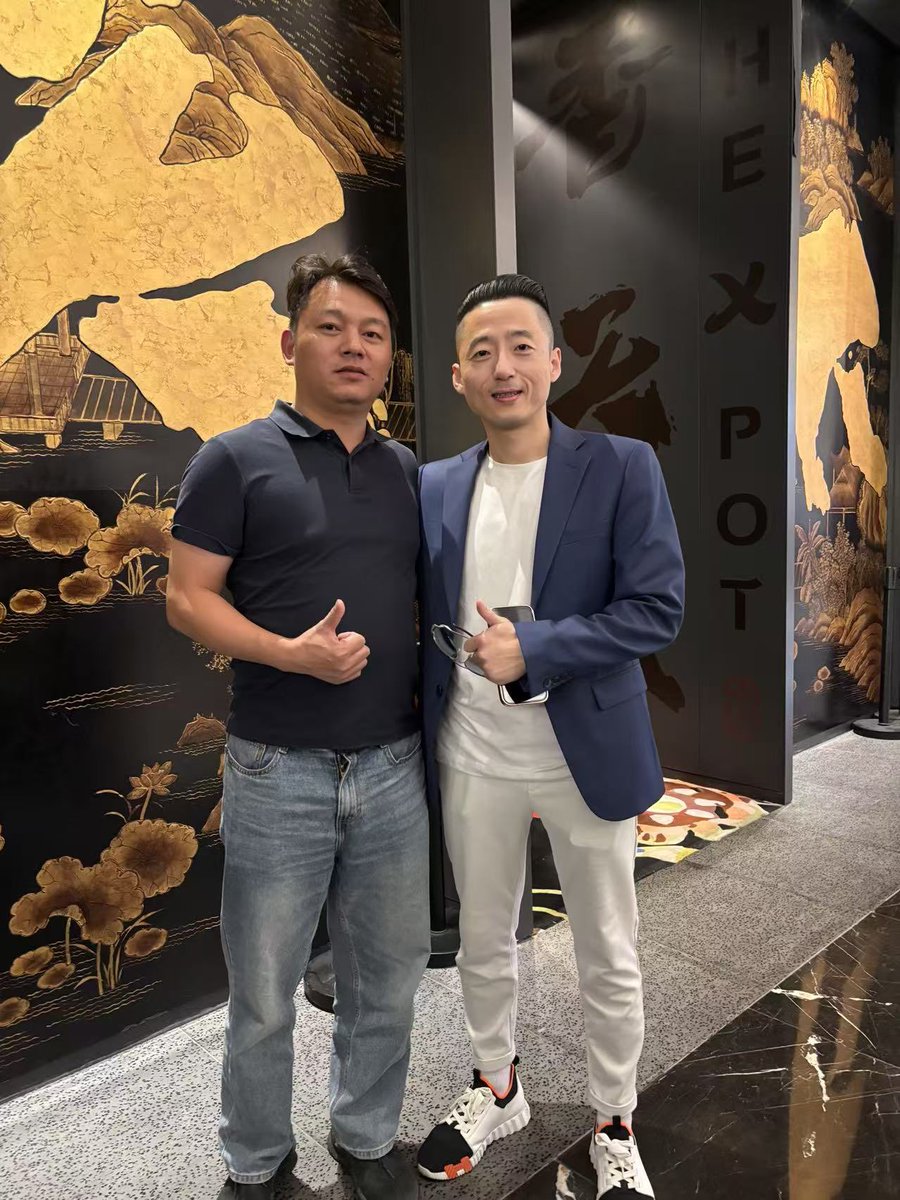 standx001's tweet photo. GN，Stonks

Rwa Dex 亮相拉斯维加斯

感恩🥹
全体B哥们

时间是一剂良药，Build一直在路上。
@MyStonks_Org 
@MyStonksCN 
@BTCBruce1
 
@stonksbuilders

#Bitcoin2025 #LasVegas https://t.co/tc5EqsMUpO