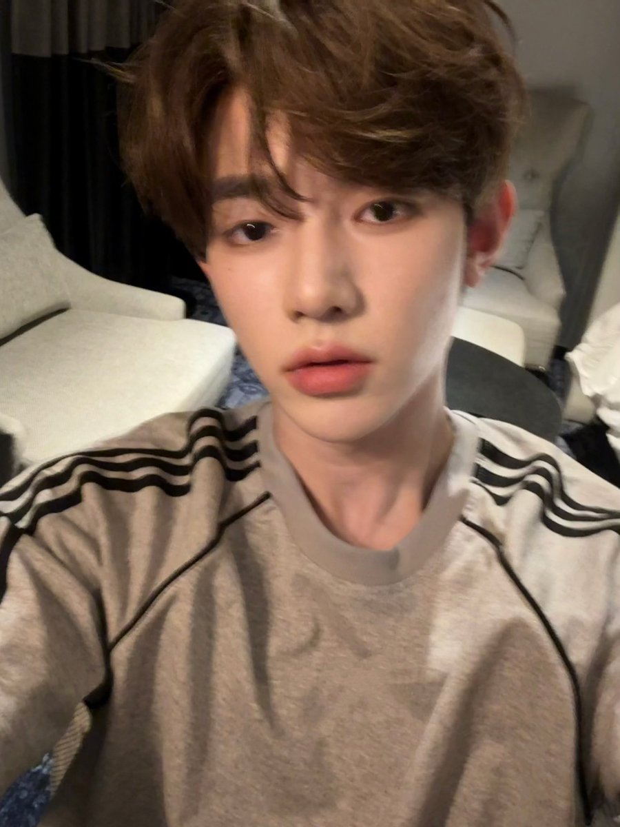 250529 🎻💬

- 📸