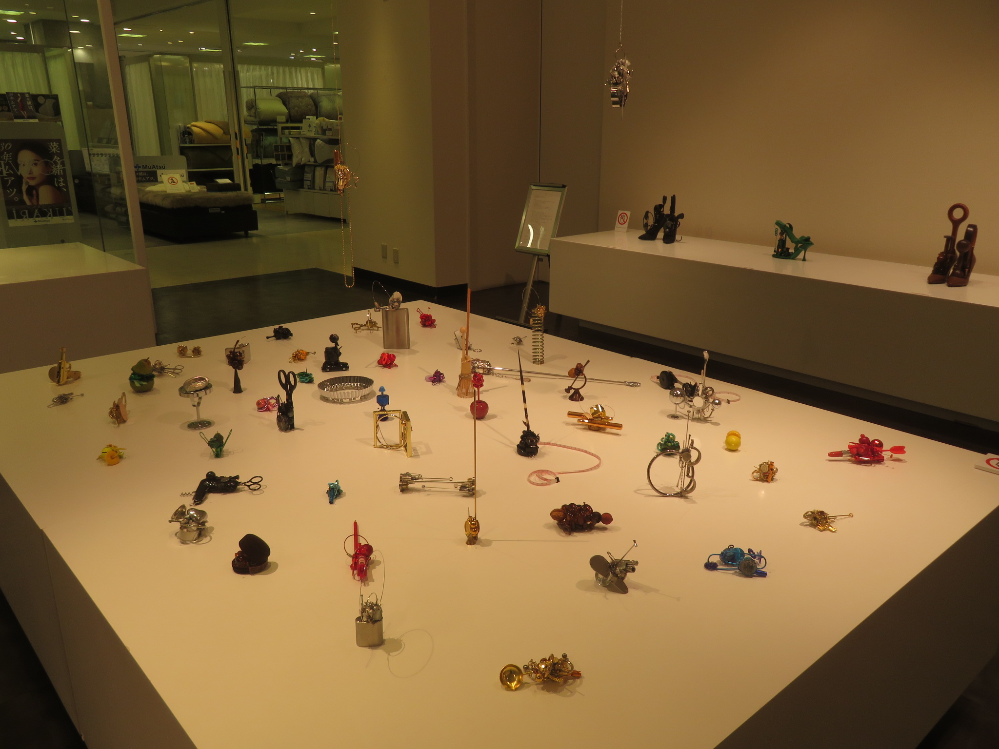 荒木由香里 現代アート コラージュ作品＋作品集 荒木由香里 | LOKO GALLERY