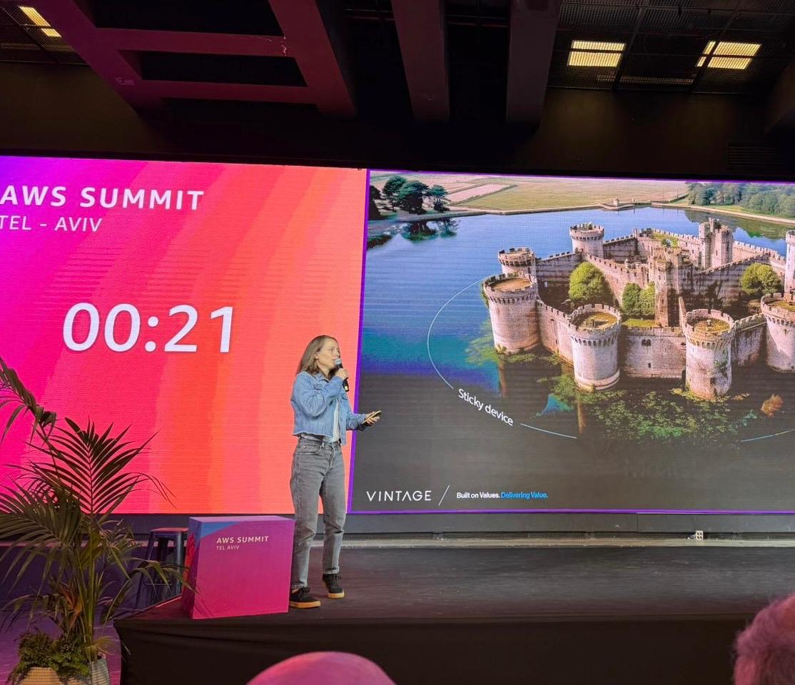 Vintage_Inv's tweet image. ✨ Big ideas, bold visions, and fast takes at the AWS Summit 2025!
We were proud to join the "Investors Pitching Future Tech Trends" session - a 5-minute reverse pitch format where top investors shared the technologies they believe will define the coming decade.
Shira Eting,…