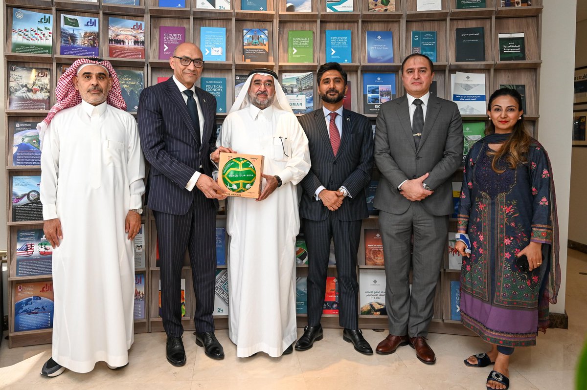 Dr. Abdulaziz Sager, Chairman of the Gulf Research Center (GRC) met with HE Mr. Ahmad Farooq <a href="/AmbFarooq/">AHMAD FAROOQ (Tamgha-e-Imtiaz TI)</a>, Ambassador of Pakistan to Saudi Arabia <a href="/PakinSaudiArab/">Pakistan Embassy Saudi Arabia</a>, and Brigadier Mohsin Javaid, Pakistani Defence Attaché, along with their colleagues at the embassy at the GRC’s office