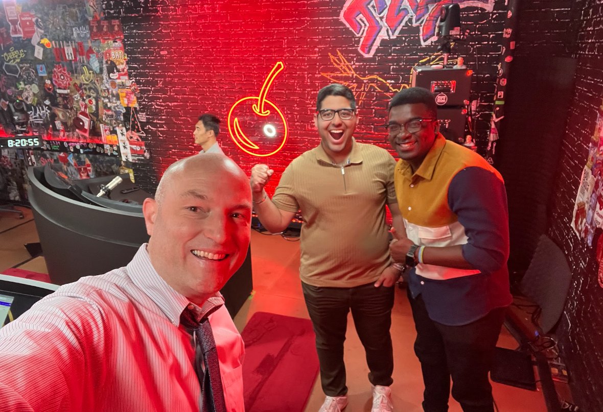 mrechenthin's tweet photo. Behind the scenes of "Trades from Research" from @tastyliveshow https://t.co/Pk2XbuiXgH