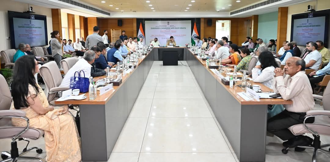 Ministry of Ayush (@moayush) on Twitter photo Strengthening Ayush through Collaboration
Hon’ble Minister of State (Independent Charge),Ministry of Ayush,Shri <a href="/mpprataprao/">Prataprao Jadhav</a>,& Hon’ble Union Minister of Commerce & Industry,Shri <a href="/PiyushGoyal/">Piyush Goyal</a>,co-chaired a stakeholder consultation meeting with representatives from Ayush industry. Strengthening Ayush through Collaboration
Hon’ble Minister of State (Independent Charge),Ministry of Ayush,Shri <a href="/mpprataprao/">Prataprao Jadhav</a>,& Hon’ble Union Minister of Commerce & Industry,Shri <a href="/PiyushGoyal/">Piyush Goyal</a>,co-chaired a stakeholder consultation meeting with representatives from Ayush industry.