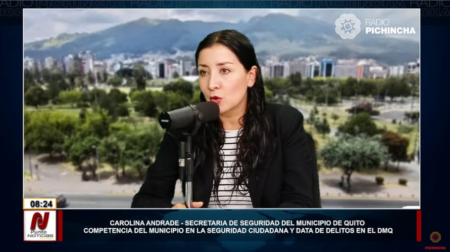 Radio Pichincha (@radio_pichincha) on Twitter photo 🔴 #EnVIVO | Continuamos en #PuntoNoticias 📻 con la presencia de <a href="/CaroAndradeQ/">Carolina Andrade Q.🇪🇨</a>, secretaria de Seguridad del <a href="/MunicipioQuito/">Municipio de Quito</a>, para analizar la competencia del Municipio en la seguridad ciudadana y data de delitos en el DMQ. 👇
youtube.com/watch?v=aEzdKX… 🔴 #EnVIVO | Continuamos en #PuntoNoticias 📻 con la presencia de <a href="/CaroAndradeQ/">Carolina Andrade Q.🇪🇨</a>, secretaria de Seguridad del <a href="/MunicipioQuito/">Municipio de Quito</a>, para analizar la competencia del Municipio en la seguridad ciudadana y data de delitos en el DMQ. 👇
youtube.com/watch?v=aEzdKX…