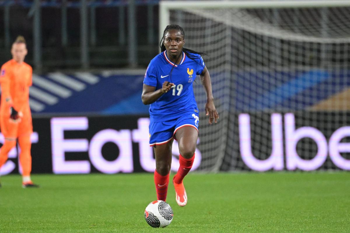 fenottes's tweet photo. « Une grande fierté et une grande joie » : Griedge #Mbock nouvelle capitaine de l'équipe de France
#Ex_OL
(L'Équipe : https://t.co/FgEzJR4lJl) https://t.co/dhxxI6Fst9