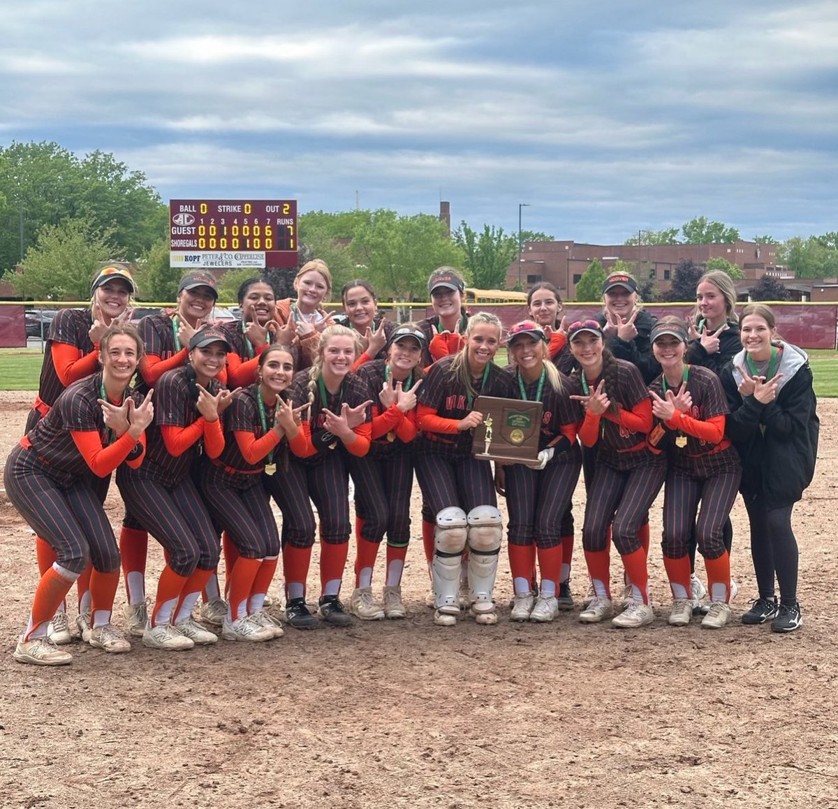 Ella Letosky tweet media