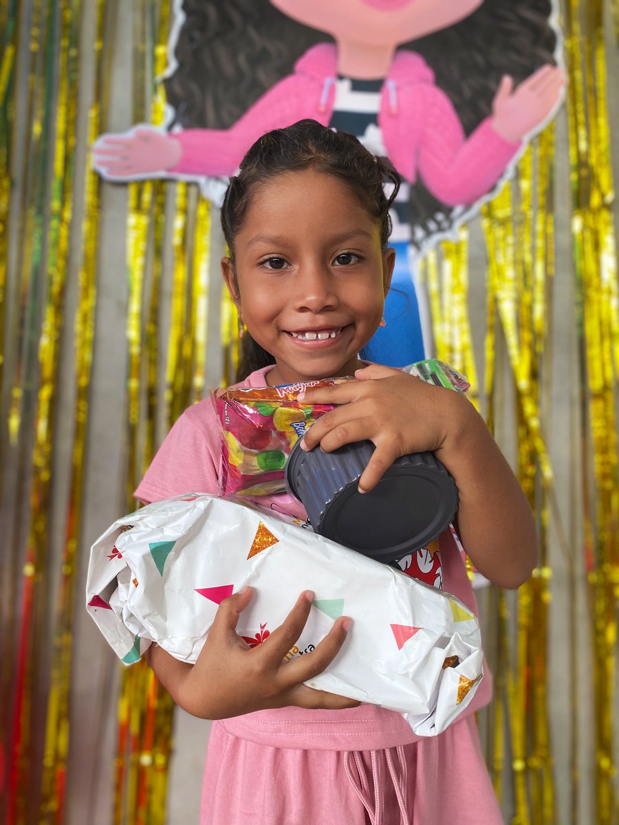 FUNDACION_ECPLN's tweet photo. 🌟 Cada imagen, una historia. Cada sonrisa, una victoria. Hoy en Monte Sinaí, Arco Iris, los niños nos recuerdan por qué no podemos parar. 🚀💛 #DíadelNiño #niñezconesperanza https://t.co/J8N1NIcxeV