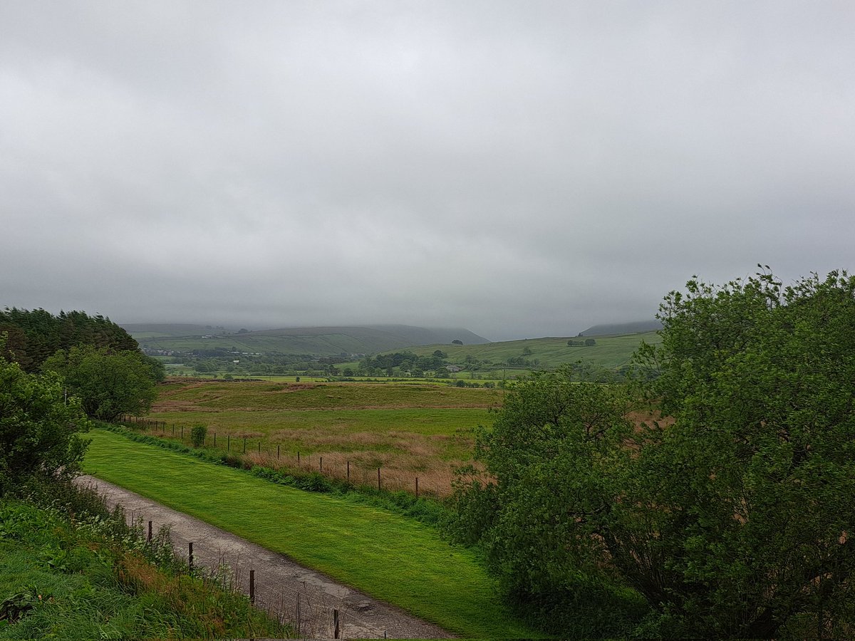 Today's adventure has featured the M40, M42, and the M6.
Greetings from Tebay.
Bit overcast, but still stunning.