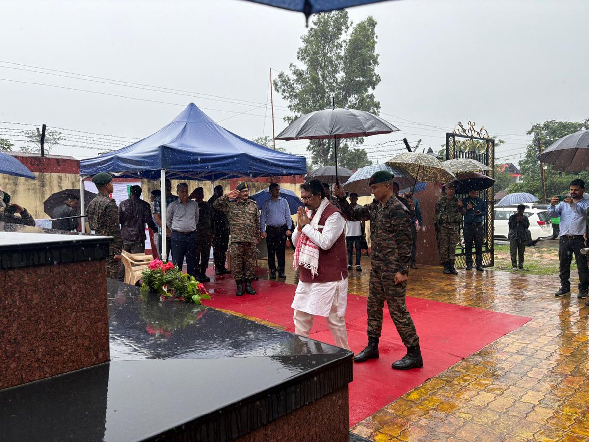 nhidcl's tweet photo. During his visit to Manipur, Hon’ble Minister of State for Road Transport and Highways, Shri Harsh Malhotra, conducted a detailed review of Package-5B of the Imphal–Kohima section of NH-02. Accompanied by senior officials from NHIDCL, Shri Malhotra also paid a visit to the historic Kanglatongbi War Memorial. 
His visit highlights the Union Government’s strong commitment to ensure the timely completion of key infrastructure projects and accelerate the pace of development in the state.

#NHIDCL #BuildingInfrastructure  #BuildingTheNation #PragatiKaHighwa