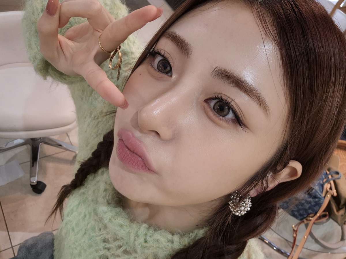 ‎yunjin tweet media