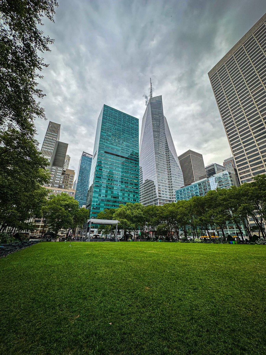 bryantparknyc's tweet photo. Have a powerful day today 💚. https://t.co/rS2NQNHO3b