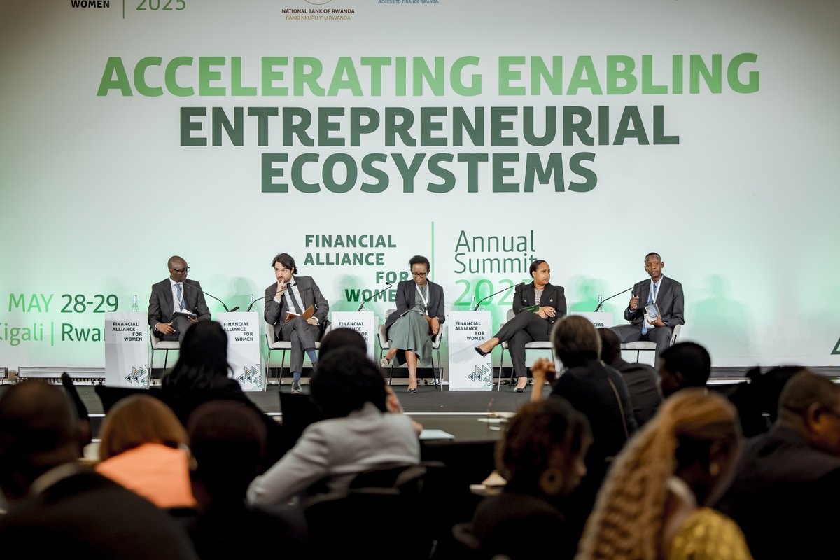 WB_Rwanda's tweet photo. 16 institutions are signing the #WeFinanceCode. By signing they commit to 3 core actions:
✅ Appointing a senior leader to drive internal change
✅ Taking concrete steps to better serve women entrepreneurs
✅ Collecting and reporting gender-disaggregated data to track progress. https://t.co/pM4R7TDhfw