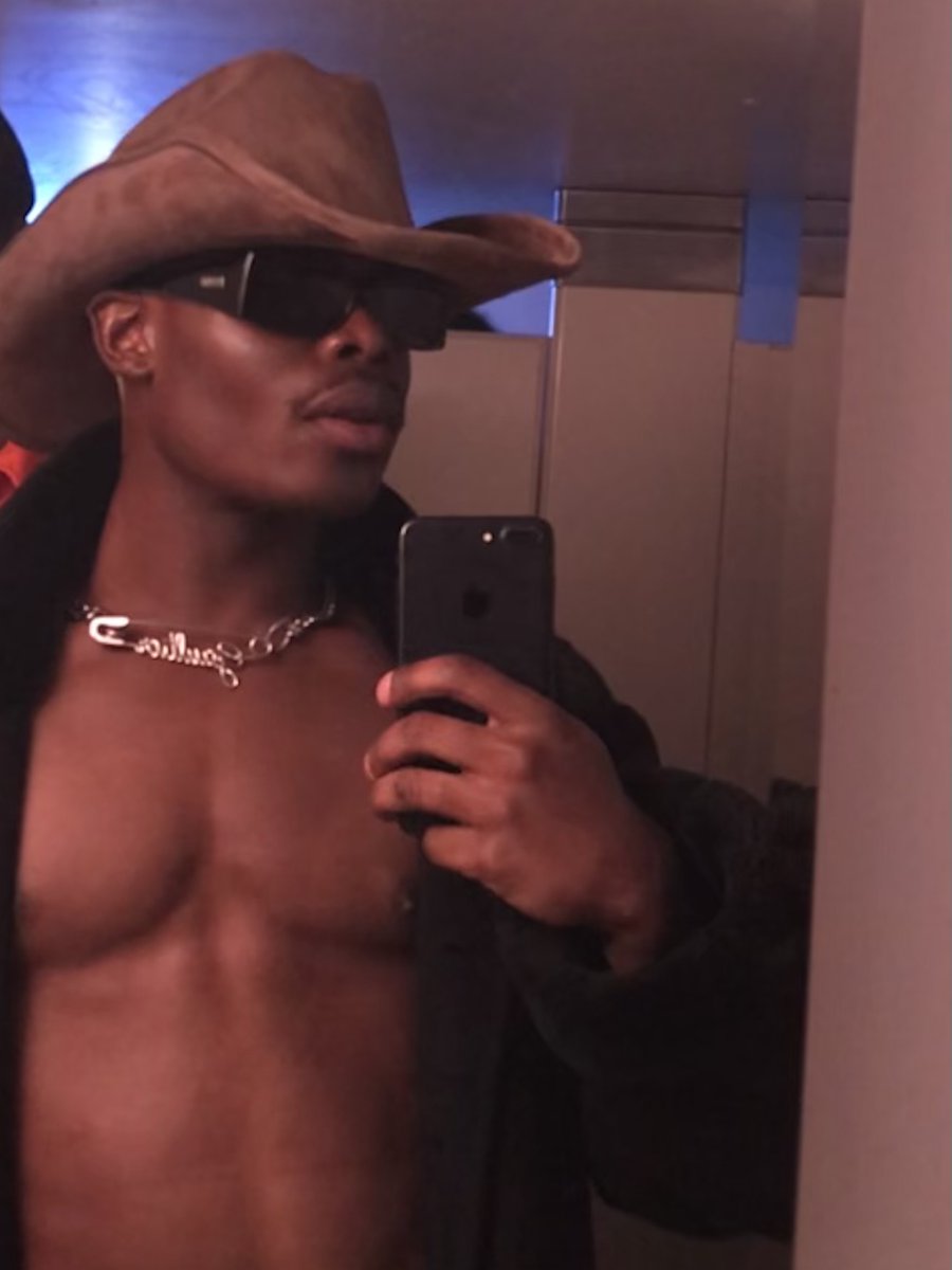 Saffron 🧜🏾‍♂️ (@pxpirfl) on Twitter photo 