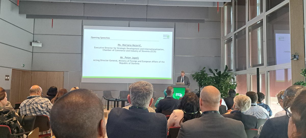 At the #AfricaDay2025 Business forum African guests from 🇸🇳, 🇪🇹, 🇿🇼, 🇰🇪, 🇪🇬, 🇩🇿, 🇬🇭 and other countries together with representatives of the 🇸🇮 business discuss possibilities of cooperation in the field of sustainable use of natural resources, energy, and digitalization and