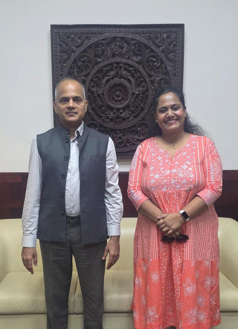 India in Oman (Embassy of India, Muscat) (@indemb_muscat) on Twitter photo Amb <a href="/AmbGVSrinivas/">gv srinivas</a> met Ms. Anisha Bansal, founder of Oman Book Lovers Club, a vibrant local community bringing readers together through a shared love for literature. Amb <a href="/AmbGVSrinivas/">gv srinivas</a> met Ms. Anisha Bansal, founder of Oman Book Lovers Club, a vibrant local community bringing readers together through a shared love for literature.