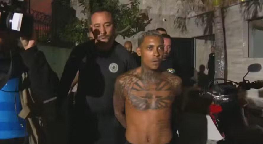 Delegado da Polícia afirma que músicas de Mc Poze ‘são muito mais lesivas do que um tiro de fuzil disparado por um traficante’

“As músicas desse falso artista têm um alcance incalculável e muitas das vezes são muito mais lesivas do que um tiro de fuzil disparado por um