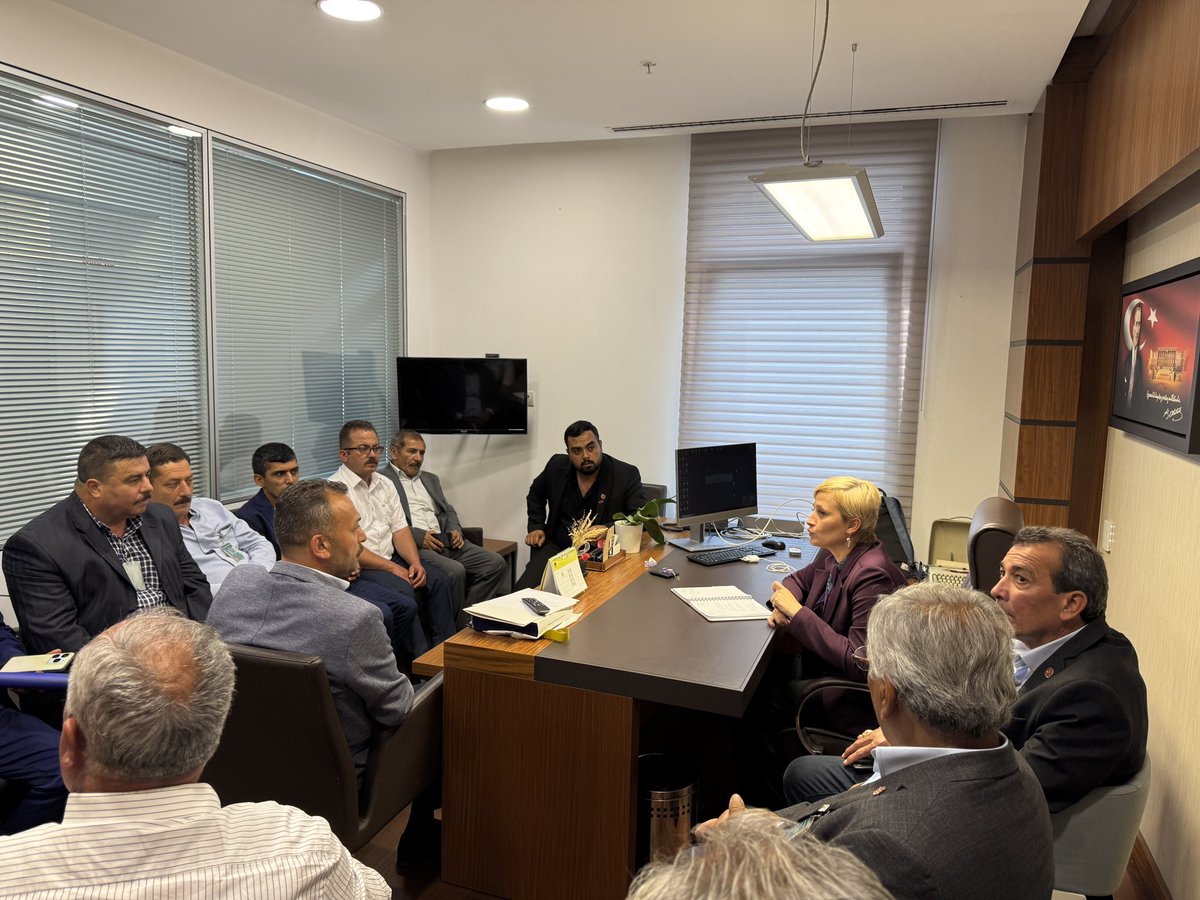 Mersin Toroslar ilçesi mahalle muhtarlarını TBMM’de ağırladık.
Toroslar’da krom fabrikasının yapım aşamasında olduğunu, krom fabrikasını çevre ve halk sağlığı açısından kabul etmediklerini, sulama ve tarım alanlarının zehirlenerek tarımın üretimin de tamamen bitirileceğini bu